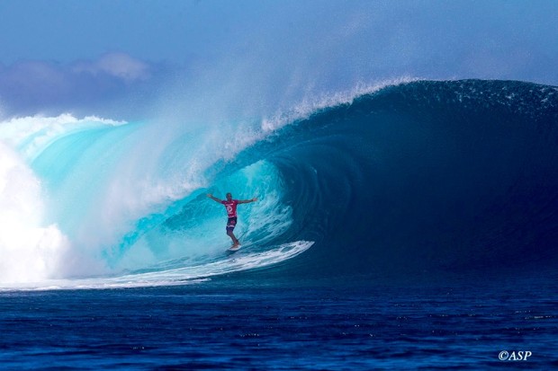 Kelly on a perfect barrel in the finals of the 2013 Volcom Fiji pro