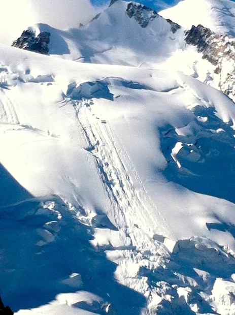 Mont Blanc du Tacul avalanche yesterday.  photo:  stephan sclavo