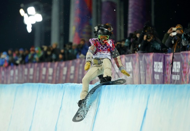Shaun White of the U.S. crashes during the men's snowboard halfpipe final event at the 2014 Sochi Winter Olympic Games in Rosa Khutor