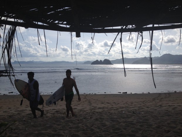 Post session surfers at Mawi, Lombok toay