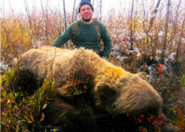 The largest bear ever killed on record.  photo:  larry fizgerald