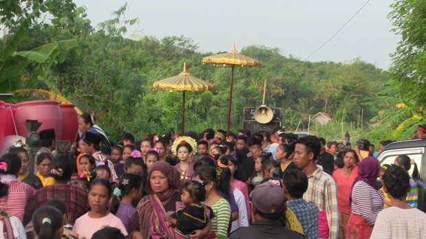 Sasak wedding I ran into on the way home from surfing