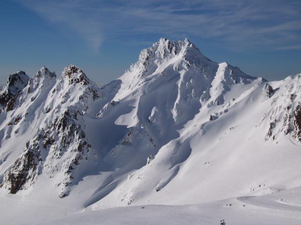 The Pinnacles are actually on Whakapapa, the sister ski area to Turoa, which lives on the other side of Mt. Ruapehu. Photo credit: http://www.worldsnowboardguide.com/resorts/newzealand/whakapapa/resort_riding.cfm