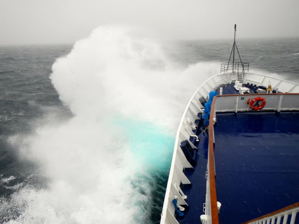 Force 12 Drake Passage madness on the way home. Big spray. photo: Ode Siivonen