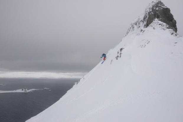 Skiing steep pow on Livingston Isle. photo: Juha Virolainen