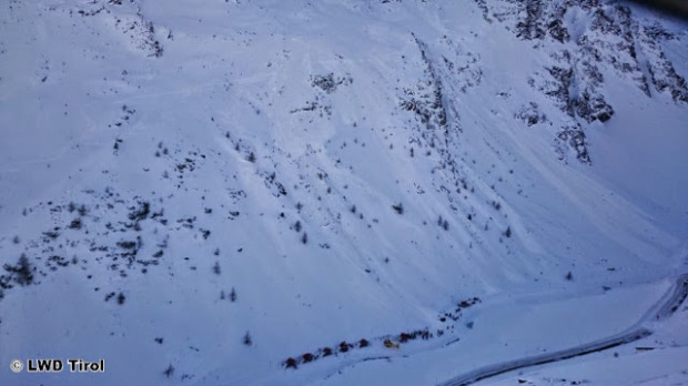 The full avalanche path and rescue operation.