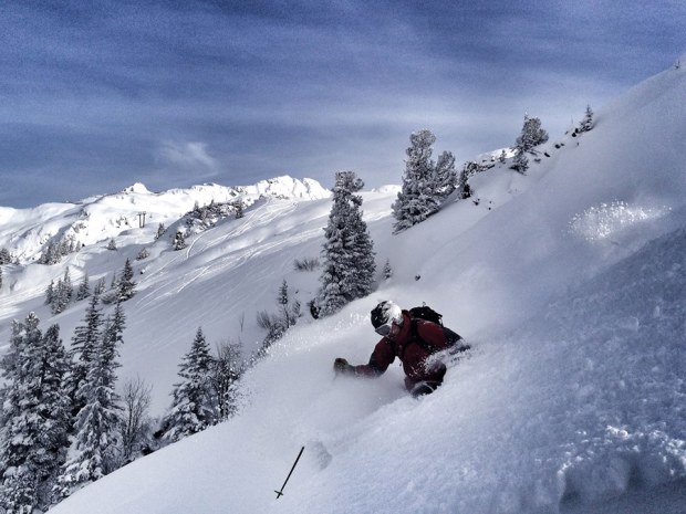 Hip deep skiing - Foto courtesy of Intothewhite.at