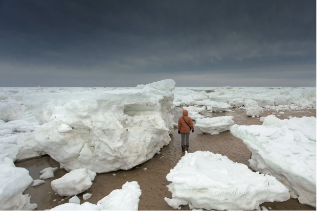 Large "Icebergs" made up of ice and snow washed up in Cape Cod, MA last weekend