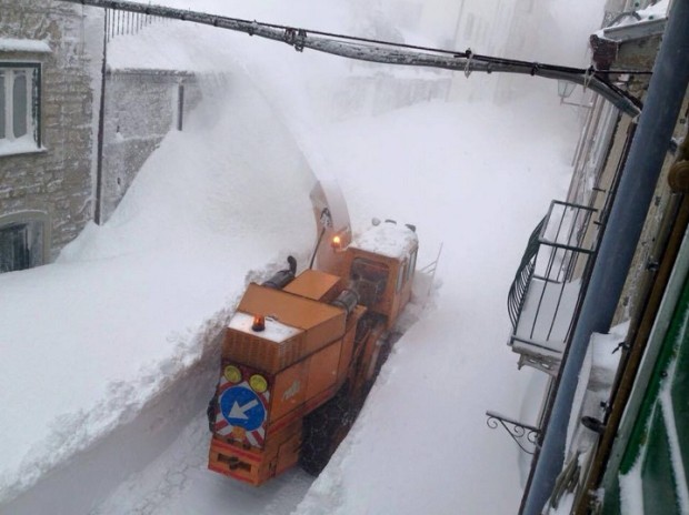 Capracotta, Italy gets biggest 24-hour snowfall on record at 100 inches on March 5th, 2015.