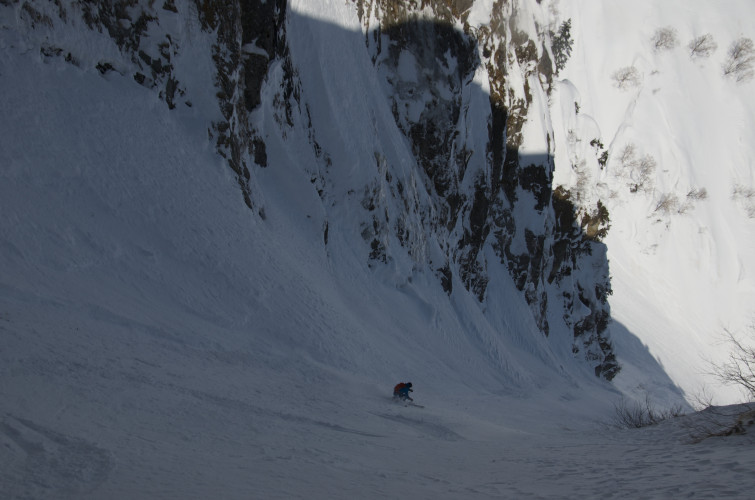 Under the wall, pitch three. Zach Paley photo, Lee Lyon skier.