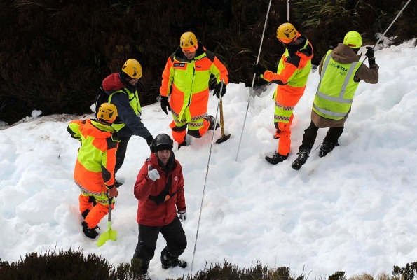 Police and SAR teams signal that they have found a second body in avalanche debris below the Kepler Track in Fiordland.