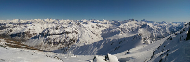 The view of the Southern Alps behind Treble Cone