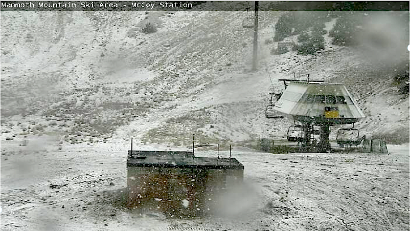 Mammoth mountain at 11:19am today. Snowing hard!