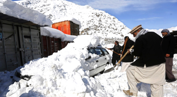 2 killed, 16 stranded by moderate sized avalanche in Pakistan's north-east corner