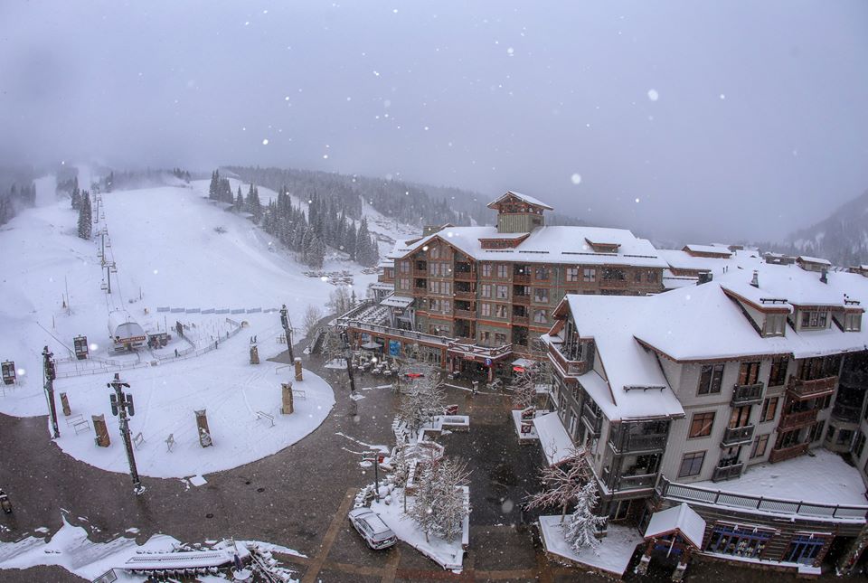 Copper Mountain, CO this morning with 6" of new snow.