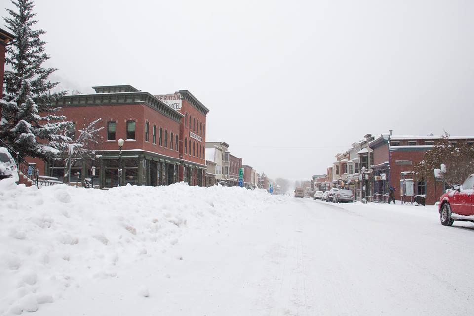 Telluride, CO this morning with 8" of new snow.