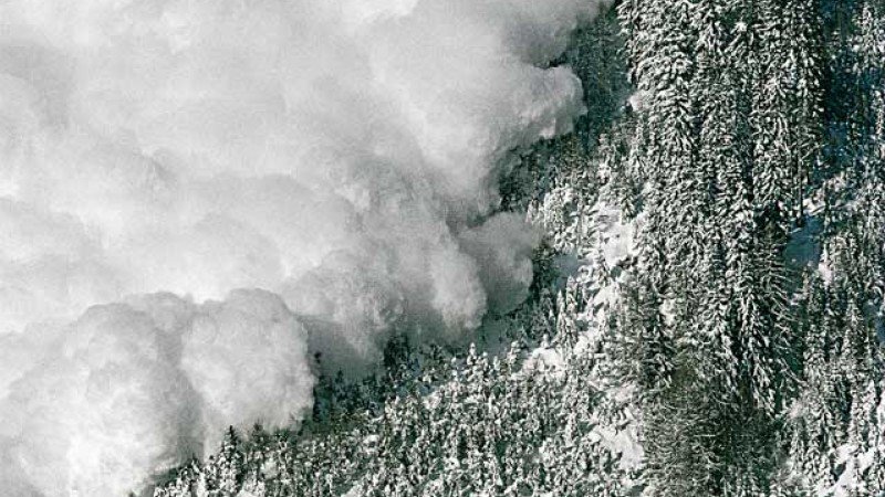 Stock photo of a PNW avalanche.  photo:  Yann Gross 