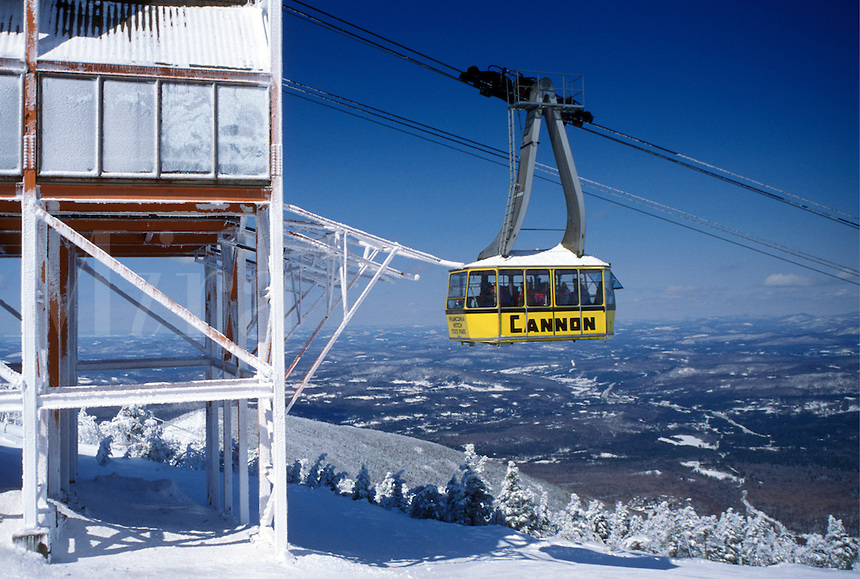aerial tramway, NH, New Hampshire, Franconia Notch State Park, Yellow Gondola at Cannon Mountain Ski Resort in the White Mountains National Forest of New Hampshire in winter.