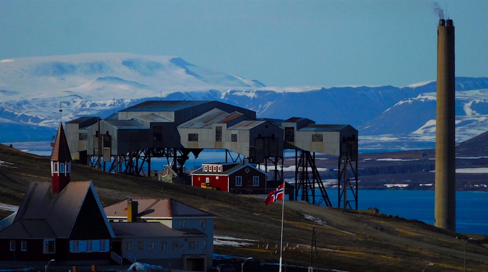 Coal extracting infrastructure in Longyearbyen. photo: snowbrains