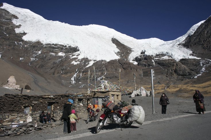 Dungari village and the cracked glaciers on July 17th. photo: REUTERS/Nir Elias