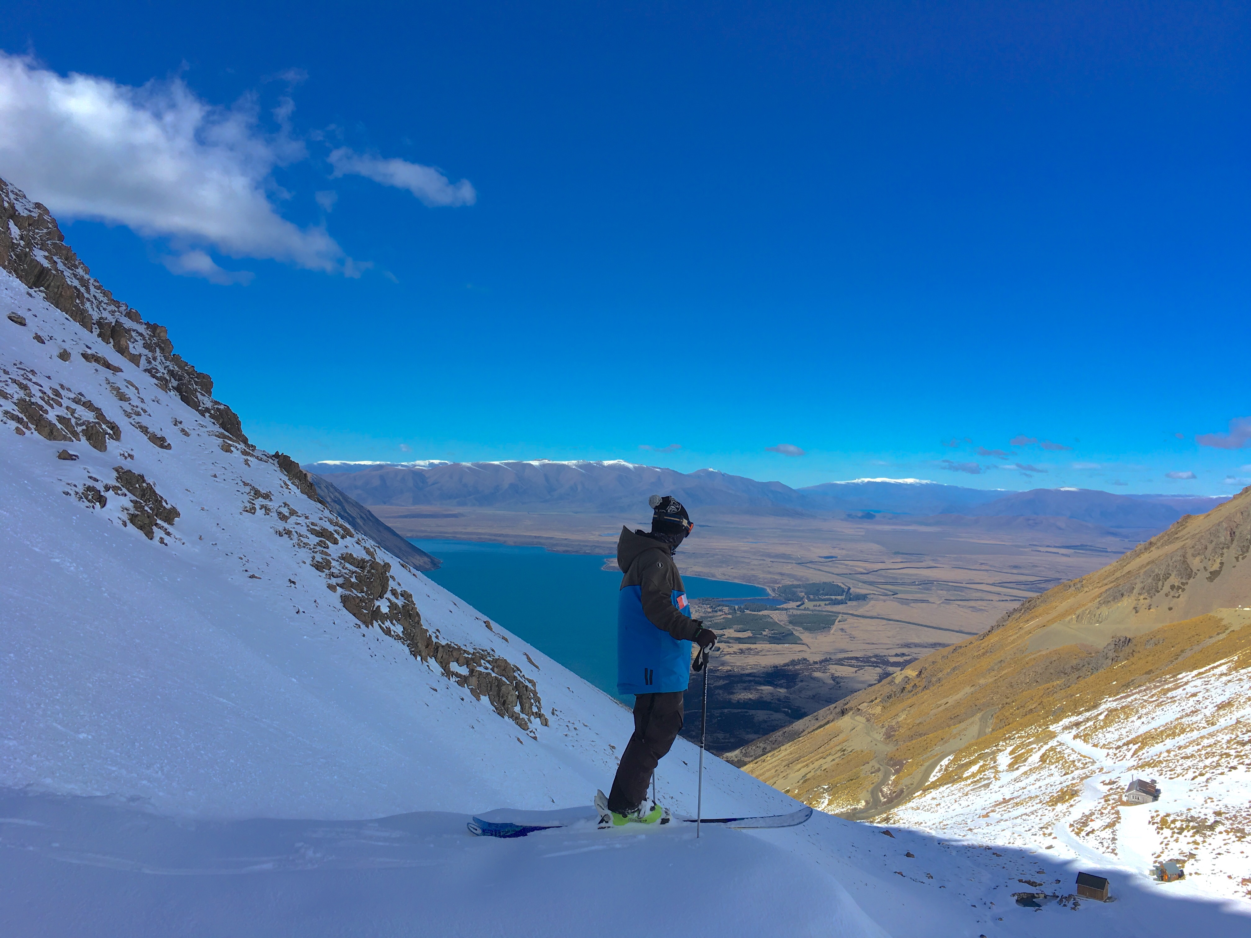 View of Lake Ohau are not to bad to look at while skiing down