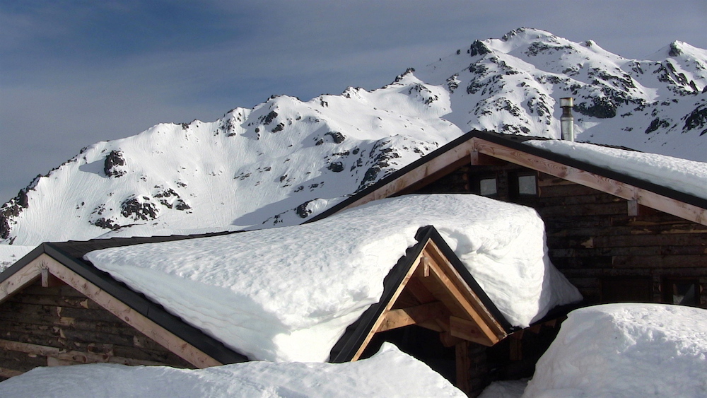 Big snow on the main lodge. photo: snowbains
