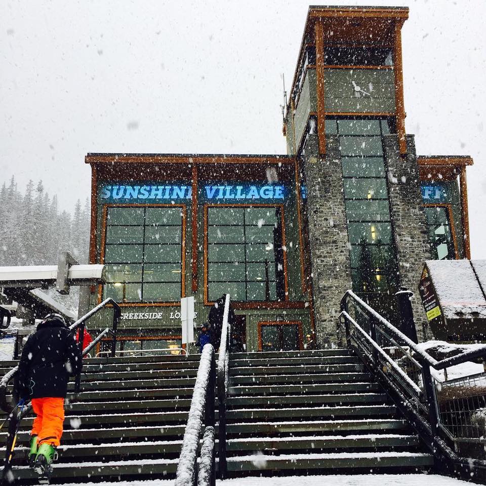 It was still snowing throughout the day! PC: recoveringoilaholic