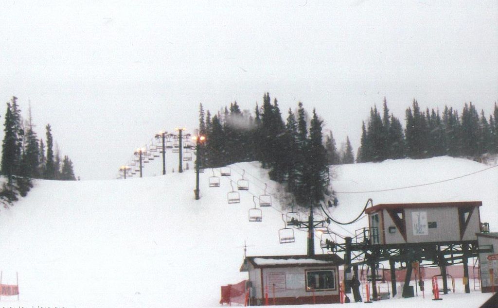 Hilltop Ski Area in Anchorage, Alaska. PC: Wikipedia Commons