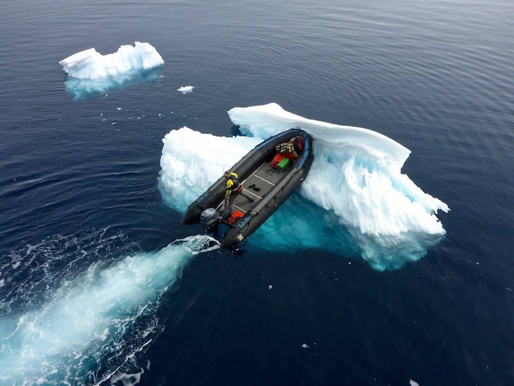This is how you move icebergs. image: ode silvonen