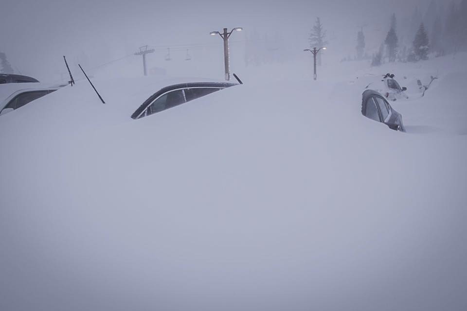 Yes, there are cars in this picture. Image: Mammoth Mountain Facebook Page Today