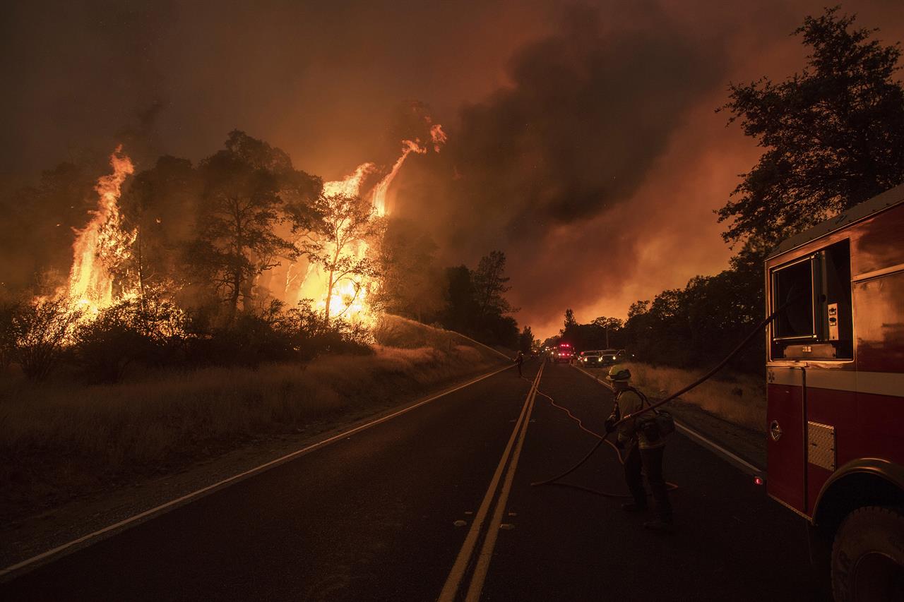 california, wildfire, blazing, alight, inferno, evacuation
