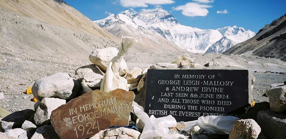 Everest, highest, mountain, himalayas, plaque, mallory, irvine, died