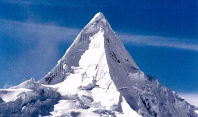 avalanche, climbers killed, Peru, Alpamayo 