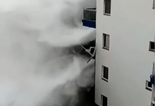 VIDEO Huge Wave Destroys 3rd Story Balconies On Oceanside Hotel