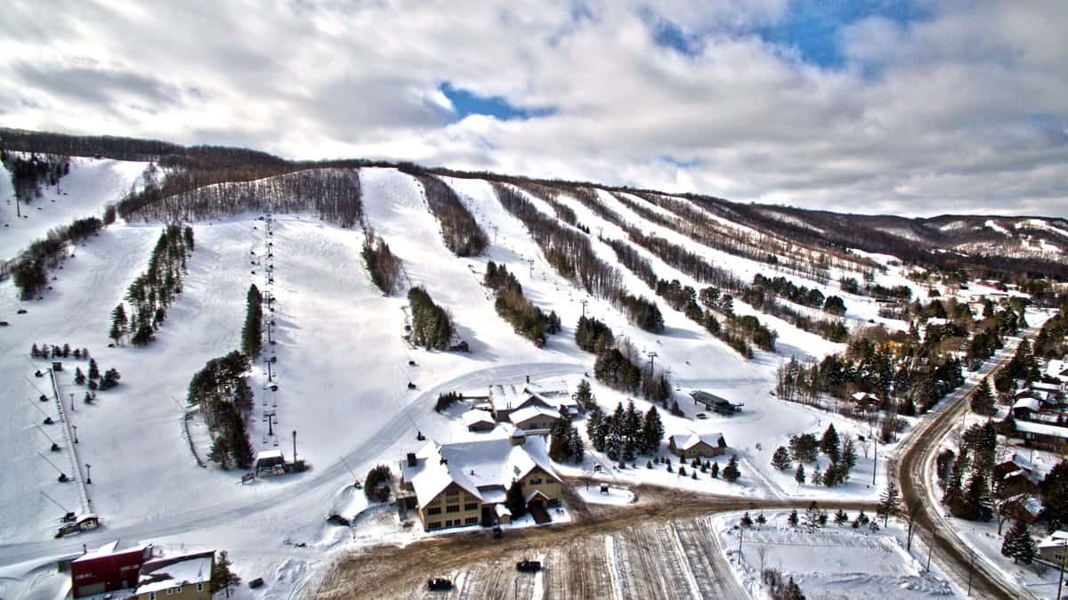 The Unknown Private Ski Hill Craze of Southern Ontario Canada