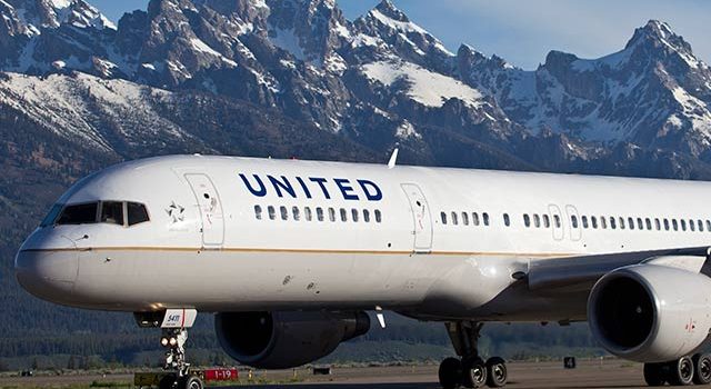 united airlines ski baggage fees