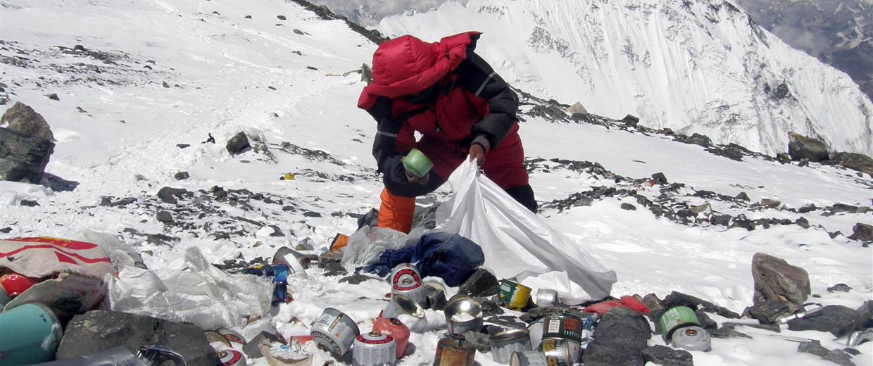 Clean-Up Team Has Removed 3-TONNES of Trash from Mt. Everest (and They ...