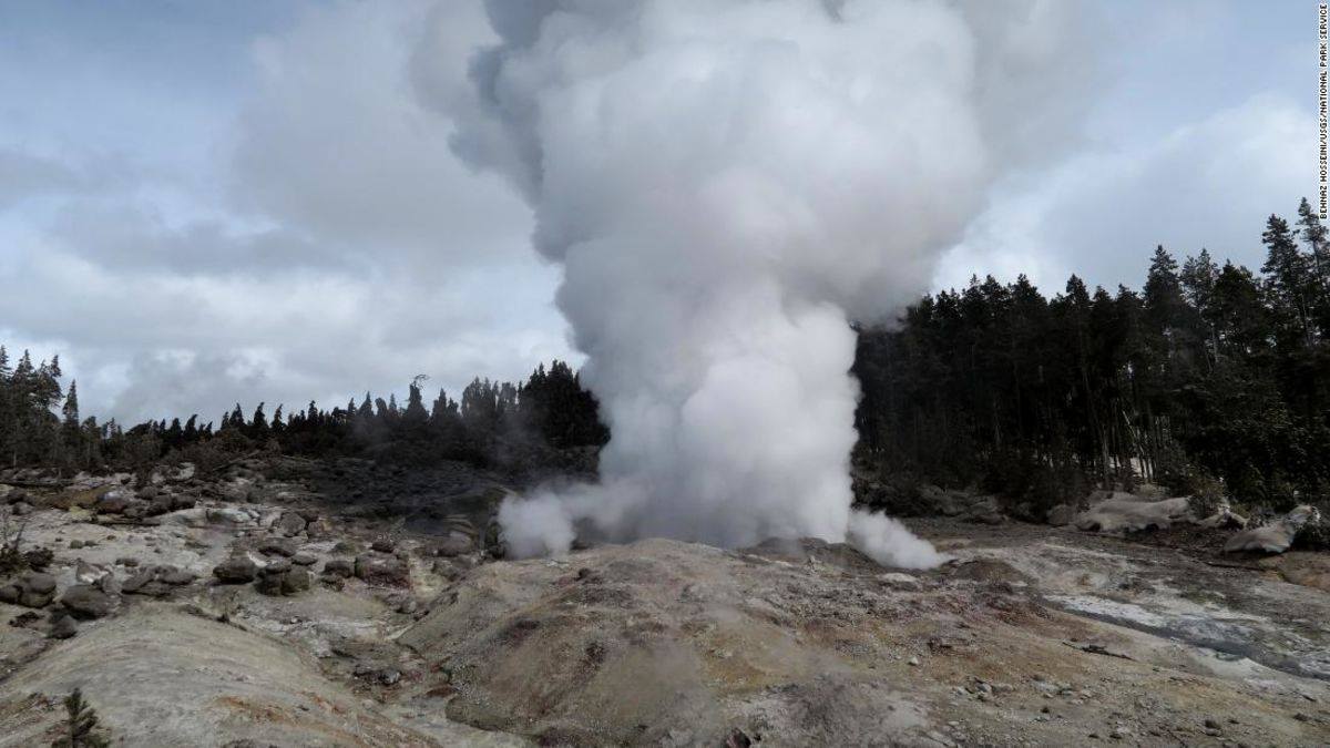 Yellowstone, steamboat, geyser