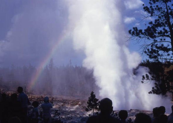 Yellowstone, steamboat, geyser