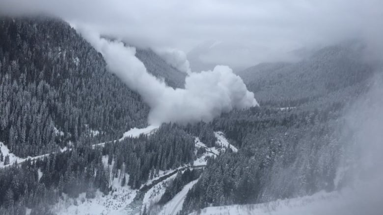 canada, avalanche, warning