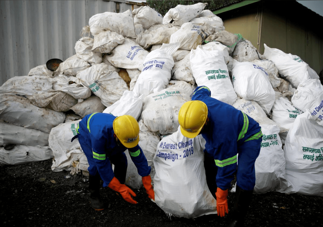 everest, trash, cleanup, bodies, Himalayas