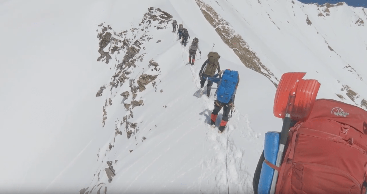 avalanche, climbers, footage, last minute