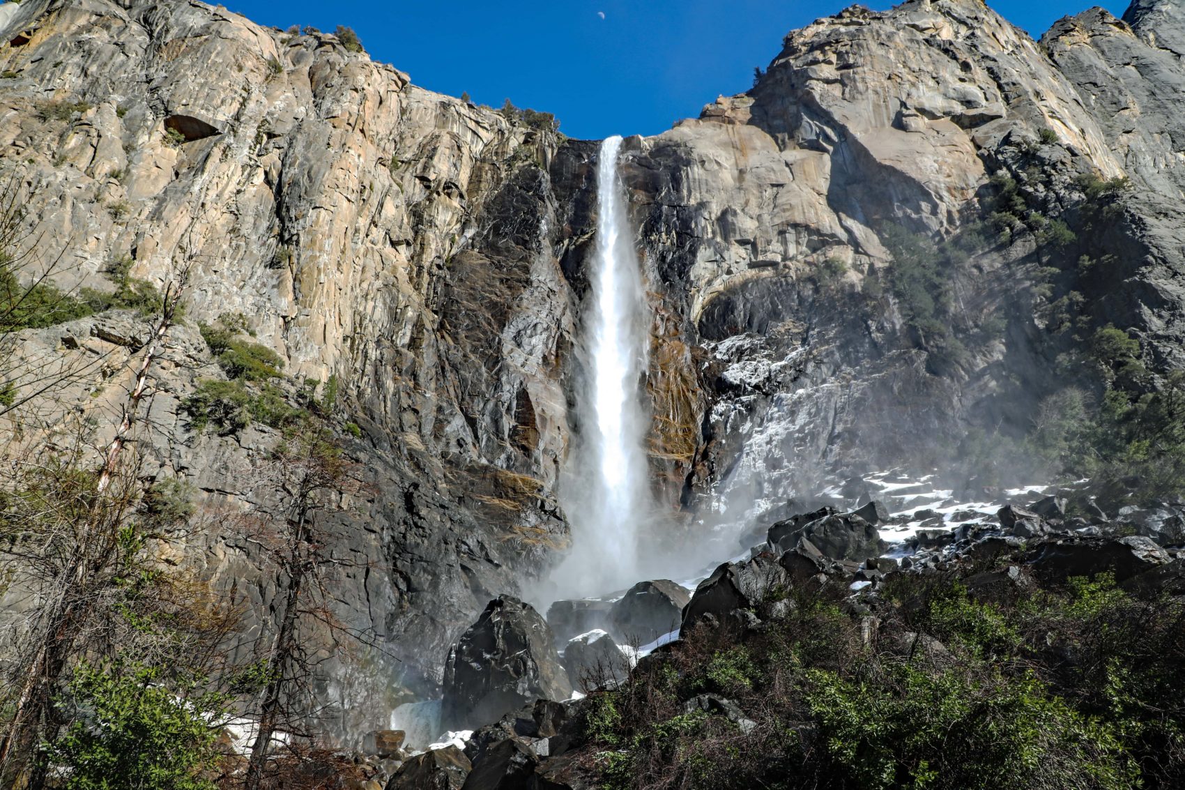 Yosemite, california, Bridalveil falls, man slipped death