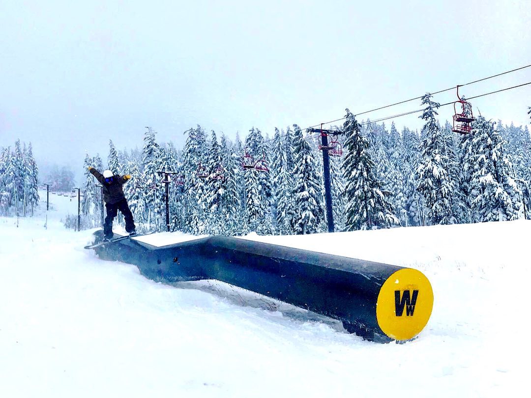 bachelor, Oregon, October, fresh snow