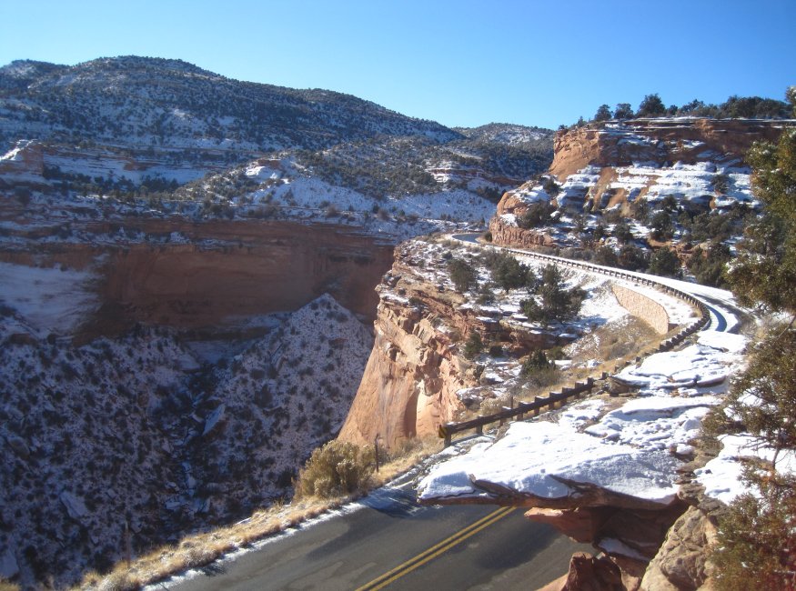 colorado, national monument, rim rock drive, man died, car plunged