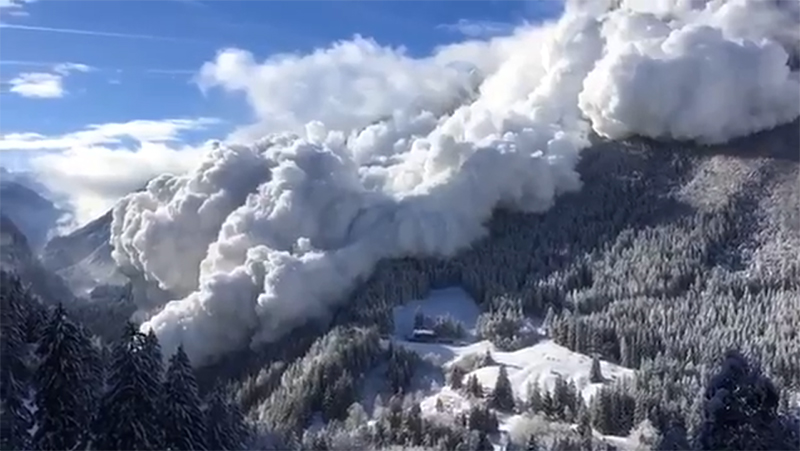 avalanche alps switzerland snow lawinen