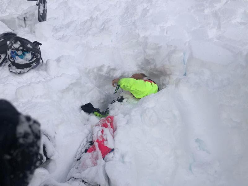 avalanche, utah, snowmobilers, buried