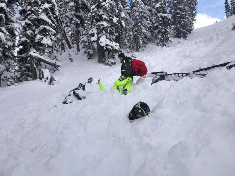 avalanche, utah, snowmobilers, buried