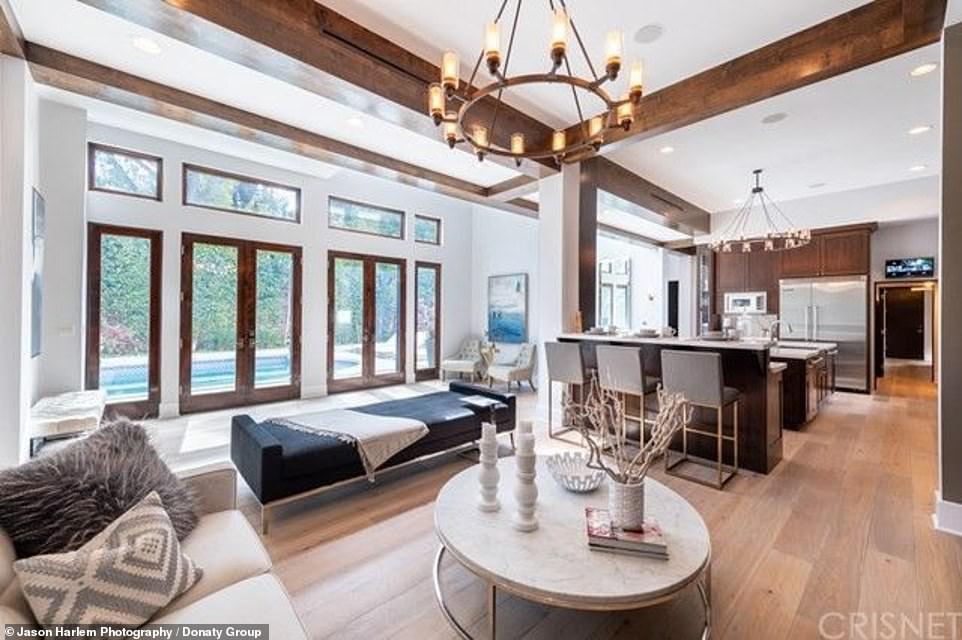 FOR SALE: Lindsey Vonn Lists Her Luxurious Los Angeles Home for $3 ...