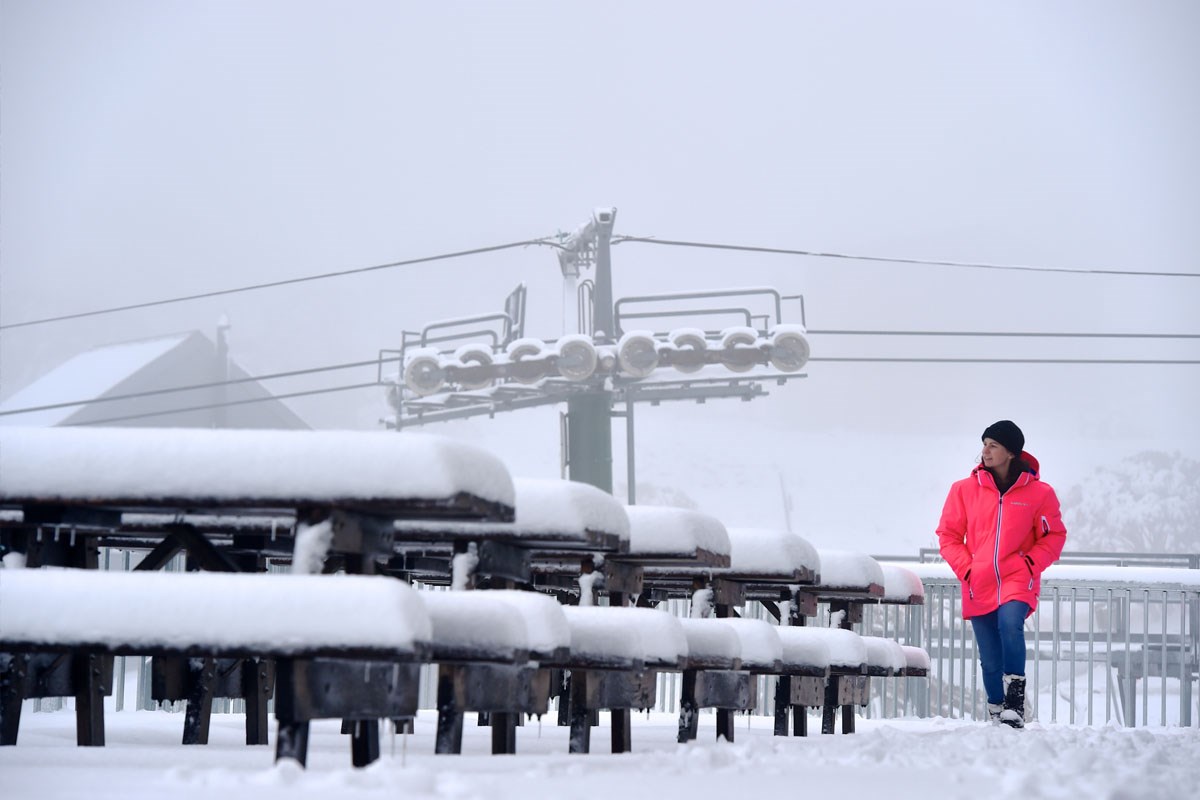 australia, mt hotham, delay opening